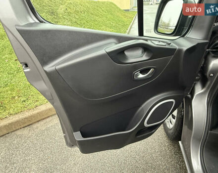 Серый Рено Трафик, объемом двигателя 2 л и пробегом 275 тыс. км за 24800 $, фото 26 на Automoto.ua