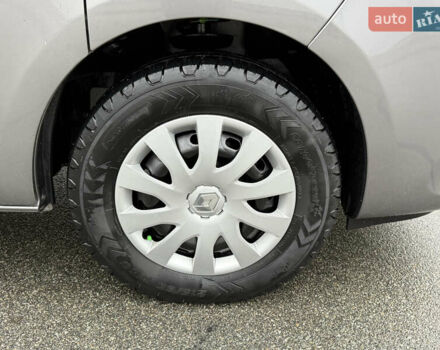 Серый Рено Трафик, объемом двигателя 2 л и пробегом 275 тыс. км за 24800 $, фото 17 на Automoto.ua