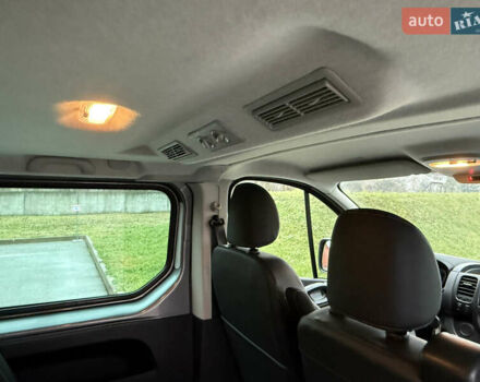 Серый Рено Трафик, объемом двигателя 2 л и пробегом 275 тыс. км за 24800 $, фото 38 на Automoto.ua