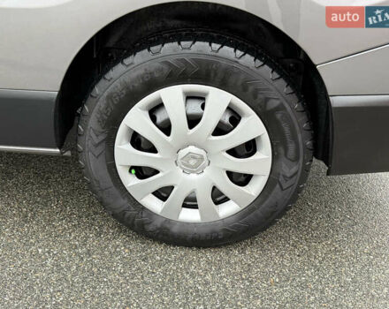 Серый Рено Трафик, объемом двигателя 2 л и пробегом 275 тыс. км за 24800 $, фото 19 на Automoto.ua