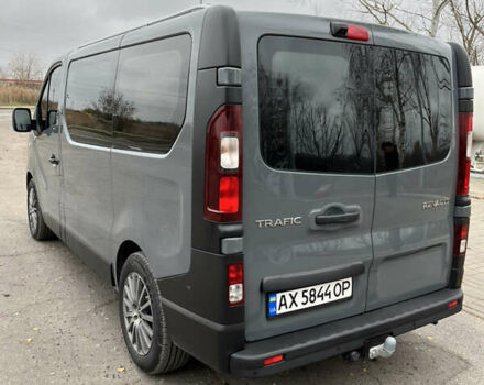 Серый Рено Трафик, объемом двигателя 2 л и пробегом 110 тыс. км за 25500 $, фото 2 на Automoto.ua