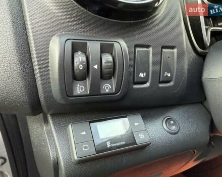 Серый Рено Трафик, объемом двигателя 2 л и пробегом 138 тыс. км за 22900 $, фото 20 на Automoto.ua