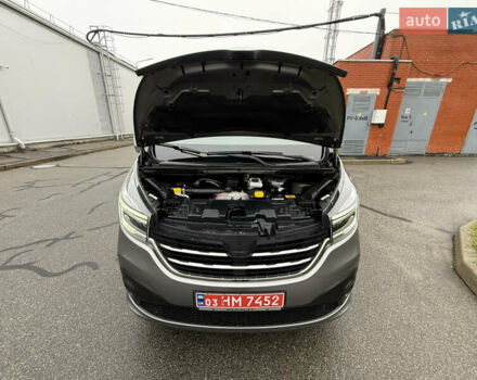 Серый Рено Трафик, объемом двигателя 2 л и пробегом 275 тыс. км за 24800 $, фото 44 на Automoto.ua