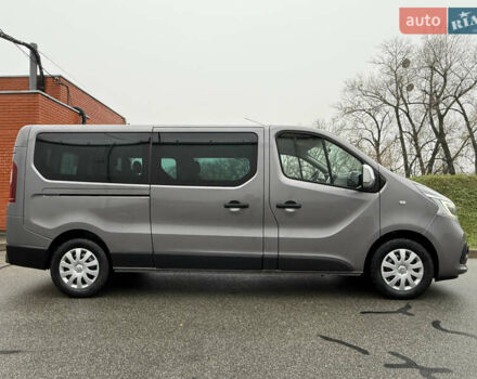 Серый Рено Трафик, объемом двигателя 2 л и пробегом 275 тыс. км за 24800 $, фото 16 на Automoto.ua