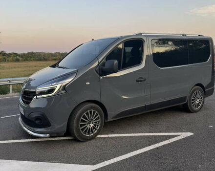 Серый Рено Трафик, объемом двигателя 2 л и пробегом 109 тыс. км за 25500 $, фото 3 на Automoto.ua