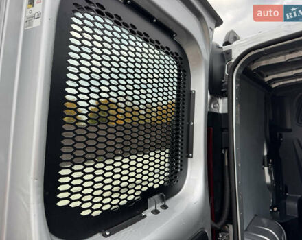 Серый Рено Трафик, объемом двигателя 2 л и пробегом 202 тыс. км за 23999 $, фото 18 на Automoto.ua