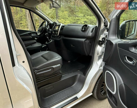 Сірий Рено Трафік, об'ємом двигуна 2 л та пробігом 135 тис. км за 34800 $, фото 70 на Automoto.ua