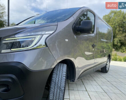 Серый Рено Трафик, объемом двигателя 2 л и пробегом 245 тыс. км за 17500 $, фото 2 на Automoto.ua