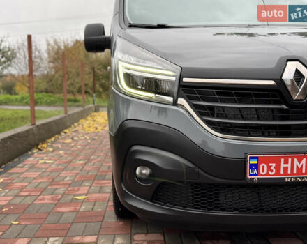 Сірий Рено Трафік, об'ємом двигуна 2 л та пробігом 209 тис. км за 21800 $, фото 2 на Automoto.ua