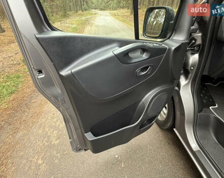 Серый Рено Трафик, объемом двигателя 2 л и пробегом 52 тыс. км за 28800 $, фото 28 на Automoto.ua