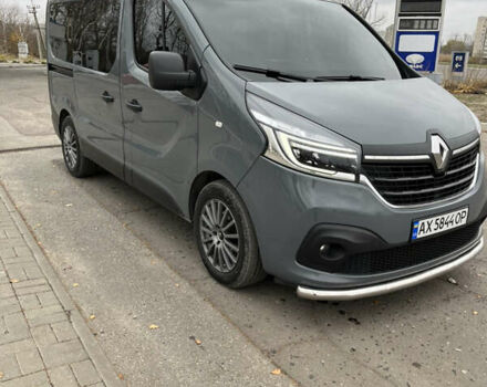 Серый Рено Трафик, объемом двигателя 2 л и пробегом 110 тыс. км за 25500 $, фото 1 на Automoto.ua
