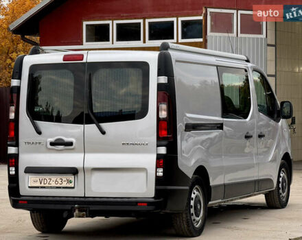 Серый Рено Трафик, объемом двигателя 2 л и пробегом 202 тыс. км за 23999 $, фото 5 на Automoto.ua