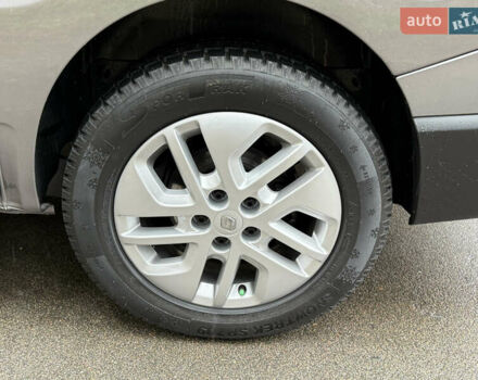 Серый Рено Трафик, объемом двигателя 2 л и пробегом 52 тыс. км за 28800 $, фото 19 на Automoto.ua