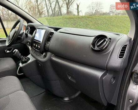 Серый Рено Трафик, объемом двигателя 2 л и пробегом 275 тыс. км за 24800 $, фото 34 на Automoto.ua