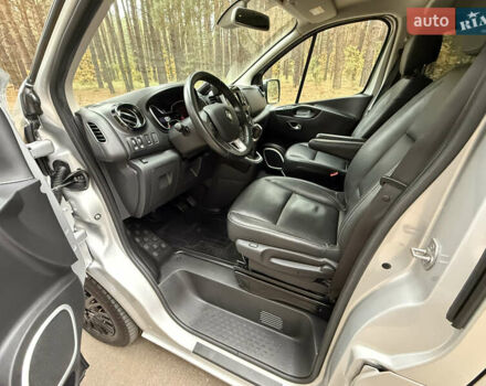 Сірий Рено Трафік, об'ємом двигуна 2 л та пробігом 135 тис. км за 34800 $, фото 44 на Automoto.ua