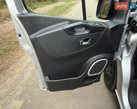 Сірий Рено Трафік, об'ємом двигуна 2 л та пробігом 135 тис. км за 34800 $, фото 49 на Automoto.ua