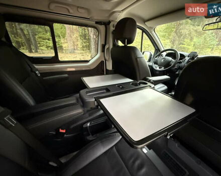 Сірий Рено Трафік, об'ємом двигуна 2 л та пробігом 135 тис. км за 34800 $, фото 94 на Automoto.ua