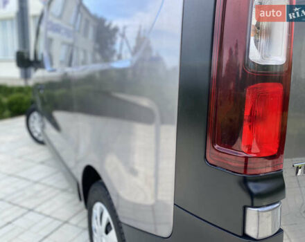 Серый Рено Трафик, объемом двигателя 2 л и пробегом 245 тыс. км за 17500 $, фото 9 на Automoto.ua