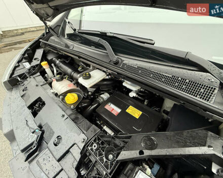 Серый Рено Трафик, объемом двигателя 2 л и пробегом 275 тыс. км за 24800 $, фото 46 на Automoto.ua