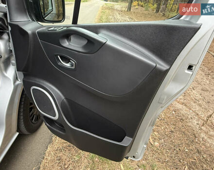 Сірий Рено Трафік, об'ємом двигуна 2 л та пробігом 135 тис. км за 34800 $, фото 71 на Automoto.ua