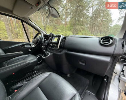 Сірий Рено Трафік, об'ємом двигуна 2 л та пробігом 135 тис. км за 34800 $, фото 75 на Automoto.ua