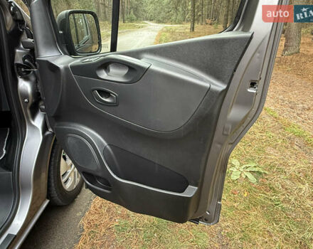 Серый Рено Трафик, объемом двигателя 2 л и пробегом 52 тыс. км за 28800 $, фото 35 на Automoto.ua