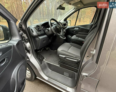 Серый Рено Трафик, объемом двигателя 2 л и пробегом 52 тыс. км за 28800 $, фото 27 на Automoto.ua