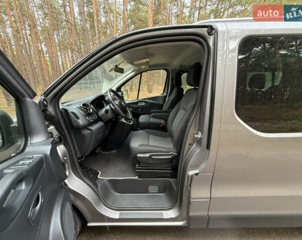 Серый Рено Трафик, объемом двигателя 2 л и пробегом 52 тыс. км за 28800 $, фото 32 на Automoto.ua