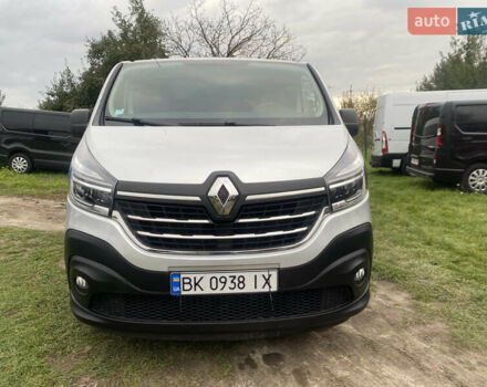 Серый Рено Трафик, объемом двигателя 2 л и пробегом 150 тыс. км за 22500 $, фото 1 на Automoto.ua