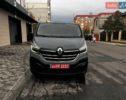 Сірий Рено Трафік, об'ємом двигуна 2 л та пробігом 227 тис. км за 26770 $, фото 1 на Automoto.ua