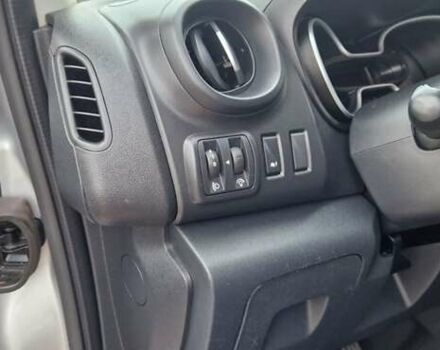 Серый Рено Трафик, объемом двигателя 2 л и пробегом 204 тыс. км за 24300 $, фото 10 на Automoto.ua