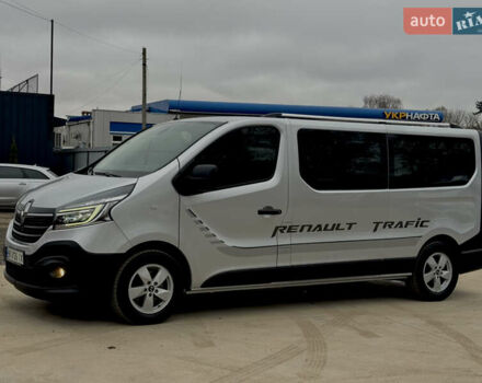 Серый Рено Трафик, объемом двигателя 2 л и пробегом 93 тыс. км за 25999 $, фото 3 на Automoto.ua