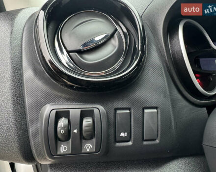 Серый Рено Трафик, объемом двигателя 2 л и пробегом 93 тыс. км за 25999 $, фото 43 на Automoto.ua