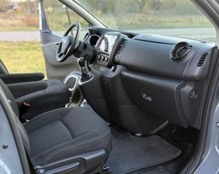 Серый Рено Трафик, объемом двигателя 2 л и пробегом 146 тыс. км за 28500 $, фото 10 на Automoto.ua