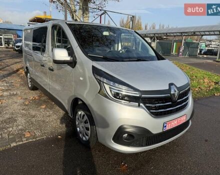 Серый Рено Трафик, объемом двигателя 2 л и пробегом 205 тыс. км за 25700 $, фото 4 на Automoto.ua