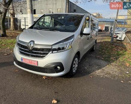 Серый Рено Трафик, объемом двигателя 2 л и пробегом 205 тыс. км за 25700 $, фото 2 на Automoto.ua