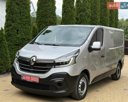 Серый Рено Трафик, объемом двигателя 2 л и пробегом 181 тыс. км за 19200 $, фото 1 на Automoto.ua