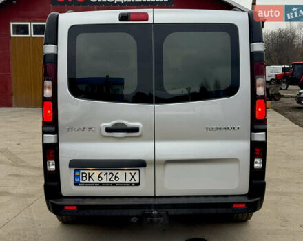 Серый Рено Трафик, объемом двигателя 2 л и пробегом 93 тыс. км за 25999 $, фото 5 на Automoto.ua