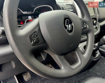 Серый Рено Трафик, объемом двигателя 2 л и пробегом 93 тыс. км за 25999 $, фото 45 на Automoto.ua