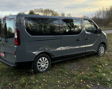 Серый Рено Трафик, объемом двигателя 2 л и пробегом 146 тыс. км за 28500 $, фото 2 на Automoto.ua