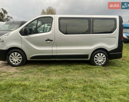 Серый Рено Трафик, объемом двигателя 2 л и пробегом 150 тыс. км за 22500 $, фото 3 на Automoto.ua