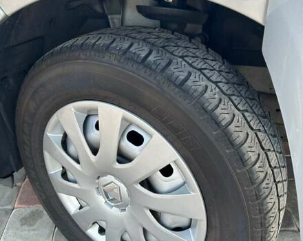 Серый Рено Трафик, объемом двигателя 0 л и пробегом 109 тыс. км за 31500 $, фото 1 на Automoto.ua