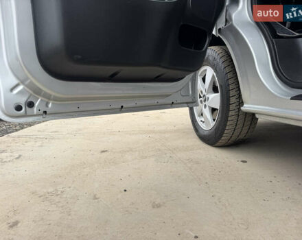 Серый Рено Трафик, объемом двигателя 2 л и пробегом 93 тыс. км за 25999 $, фото 39 на Automoto.ua