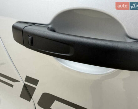 Серый Рено Трафик, объемом двигателя 2 л и пробегом 93 тыс. км за 25999 $, фото 35 на Automoto.ua