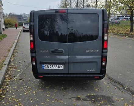 Серый Рено Трафик, объемом двигателя 2 л и пробегом 203 тыс. км за 23500 $, фото 3 на Automoto.ua