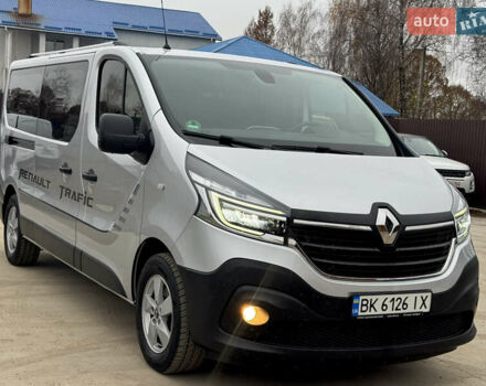 Серый Рено Трафик, объемом двигателя 2 л и пробегом 93 тыс. км за 25999 $, фото 1 на Automoto.ua