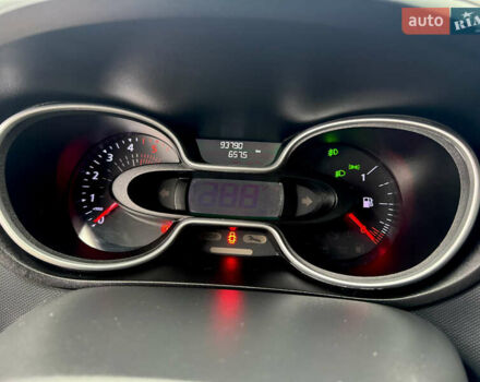 Серый Рено Трафик, объемом двигателя 2 л и пробегом 93 тыс. км за 25999 $, фото 46 на Automoto.ua