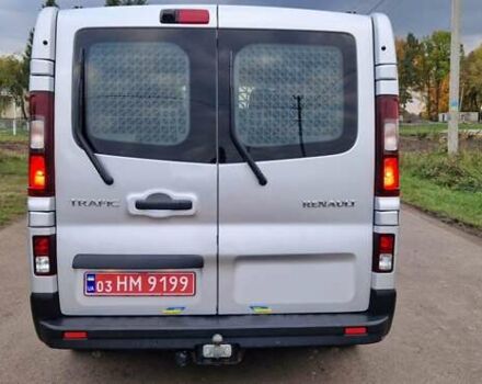 Серый Рено Трафик, объемом двигателя 2 л и пробегом 204 тыс. км за 24300 $, фото 2 на Automoto.ua
