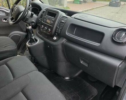 Серый Рено Трафик, объемом двигателя 2 л и пробегом 203 тыс. км за 23500 $, фото 24 на Automoto.ua