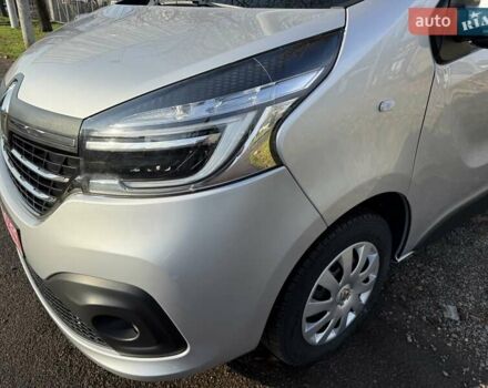 Серый Рено Трафик, объемом двигателя 2 л и пробегом 205 тыс. км за 25700 $, фото 64 на Automoto.ua